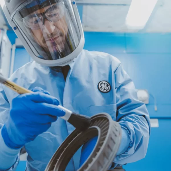 WorkerDustingPart